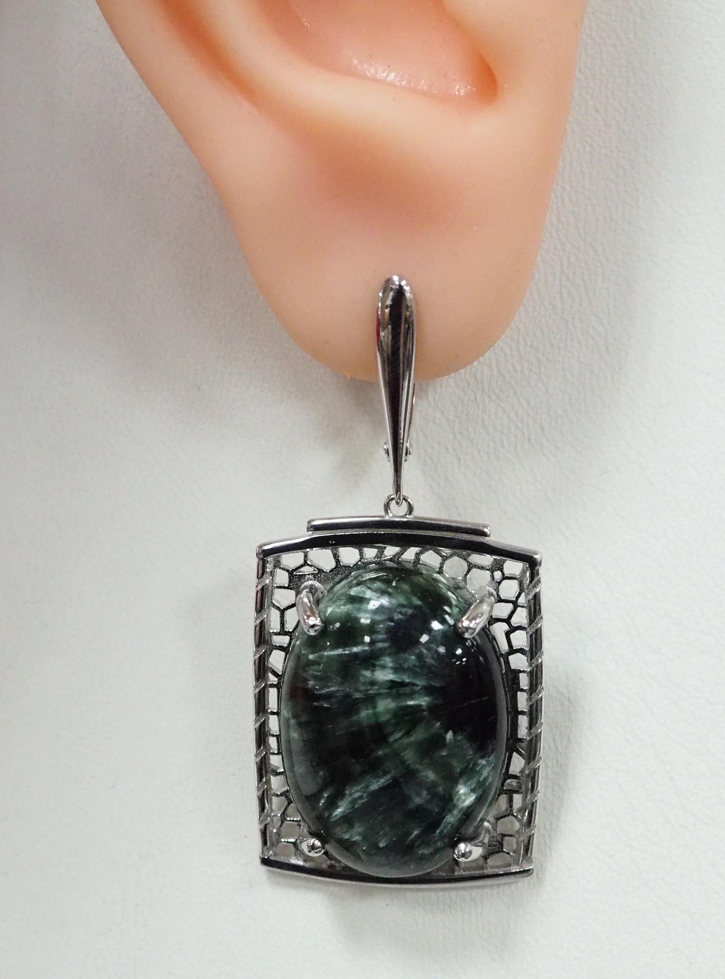 Серебряные серьги с серафинитами